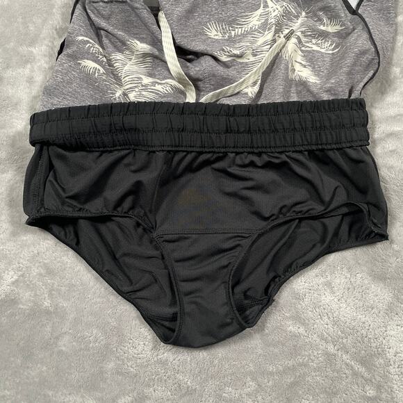 Vuori Clementine Shorts Small Grey Lined Palm Trees Activewear Running Workout - Picture 6 of 11